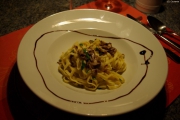 Tagiatelle imit Steinpilzen